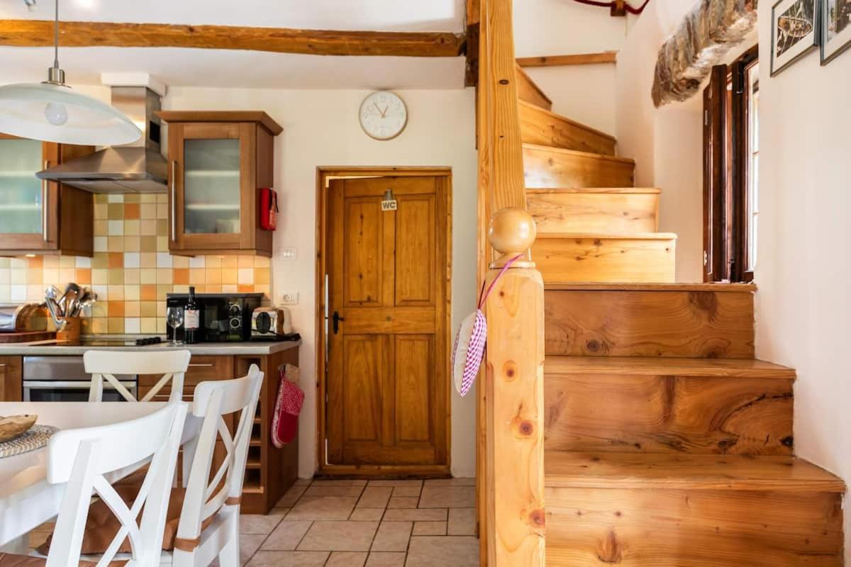 Holiday Home Katric Камно Екстер'єр фото